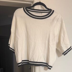 Abercrombie & Fitch Black and White Knit Top